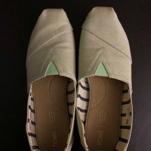 Mint Green Toms